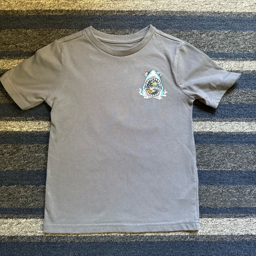 Garanimals Boys Gray‎ Shark Graphic T-Shirt Size 5